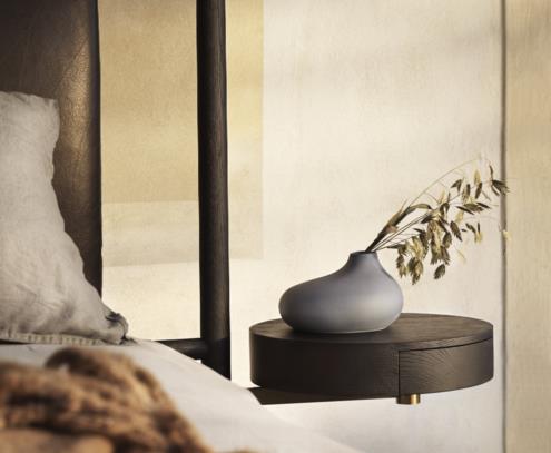 Anna table black